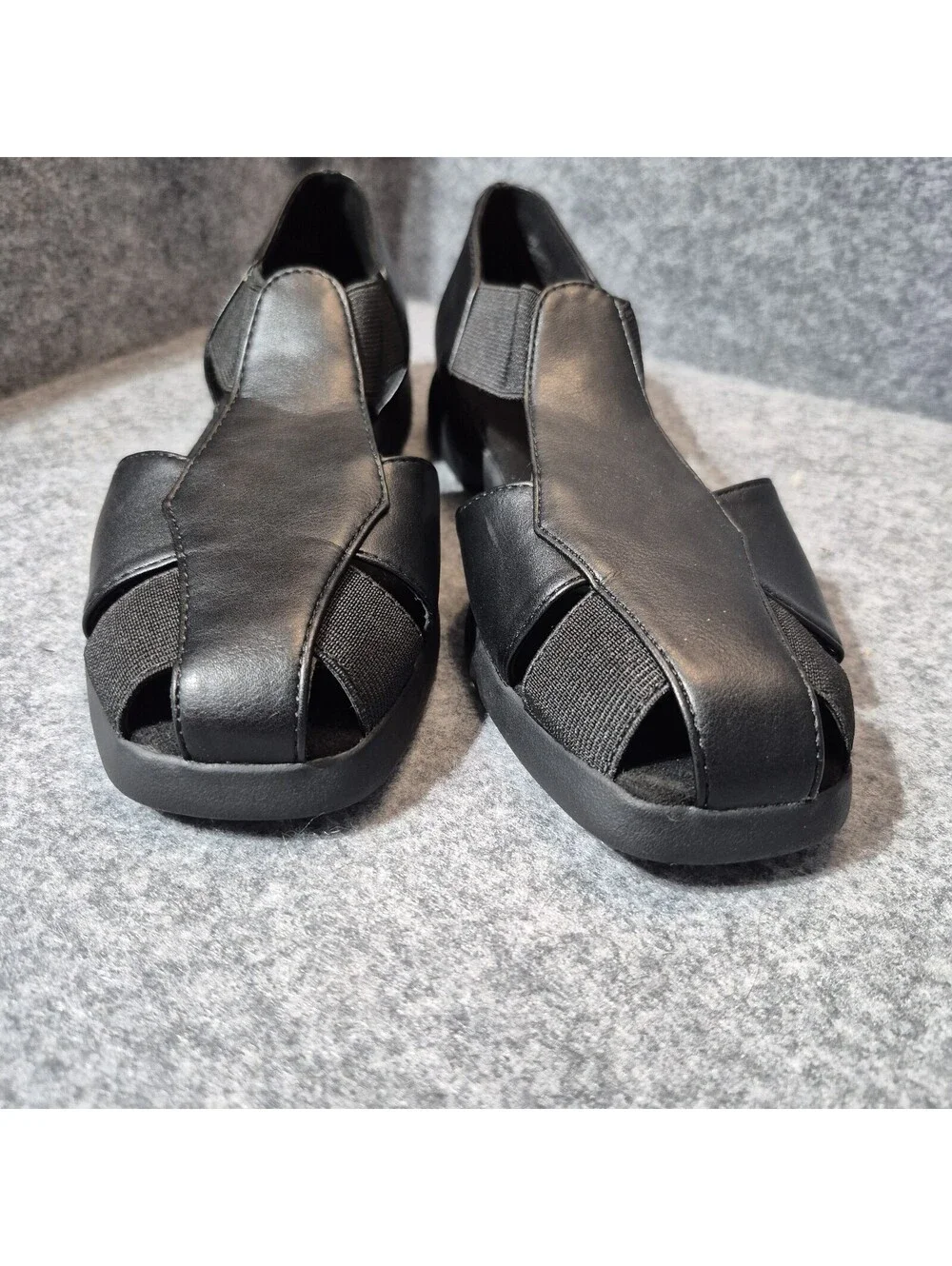 Aerosoles Closed Toe Black Sandals Size 7.5